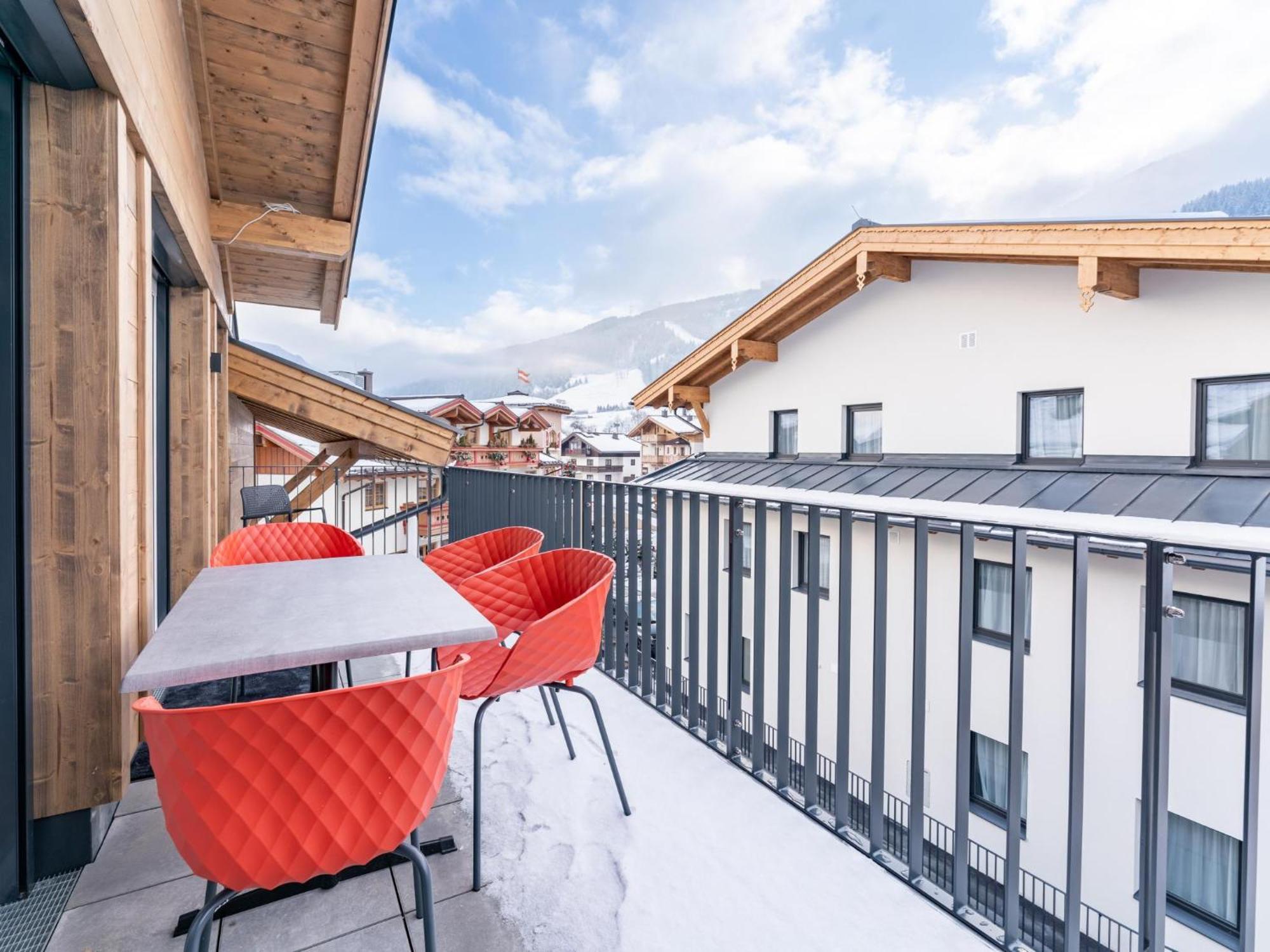 Falken Suites Top 7 Kaprun Eksteriør billede